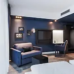 Lindemann's Hotel 3*
