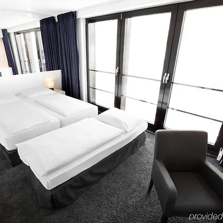 Lindemann's Hotel 3*